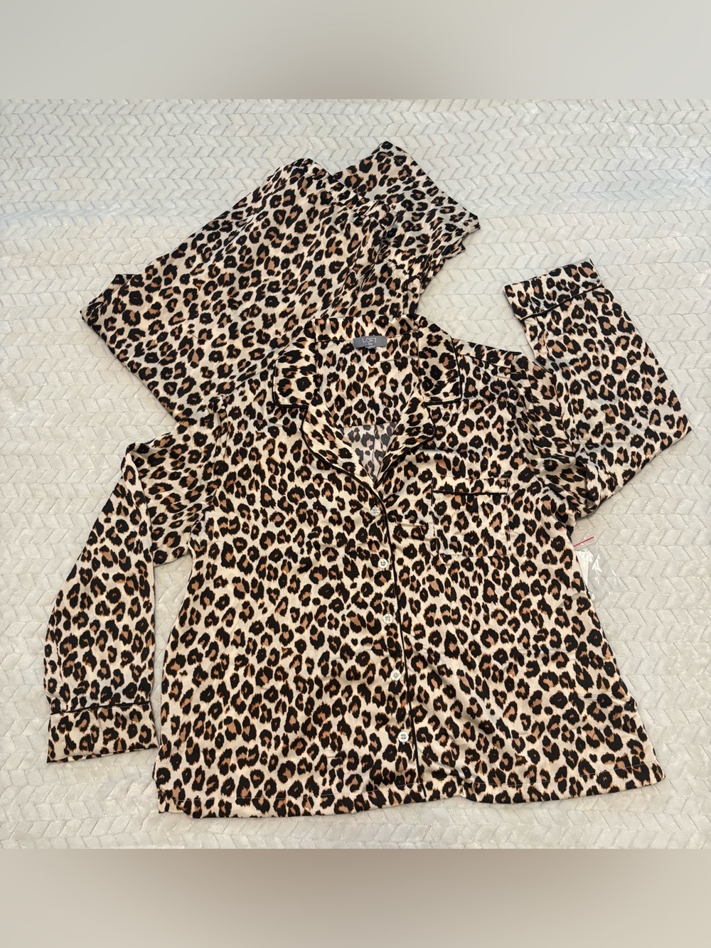 LOFT-Satin Leopard Print Long Sleeve Pant Pajama Set, Relaxed Fit size XL NWT